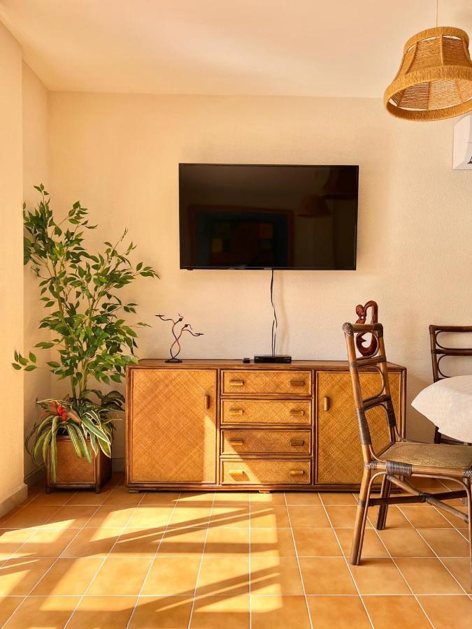 Apartamento Frente Al Mar Con Piscina * Roses