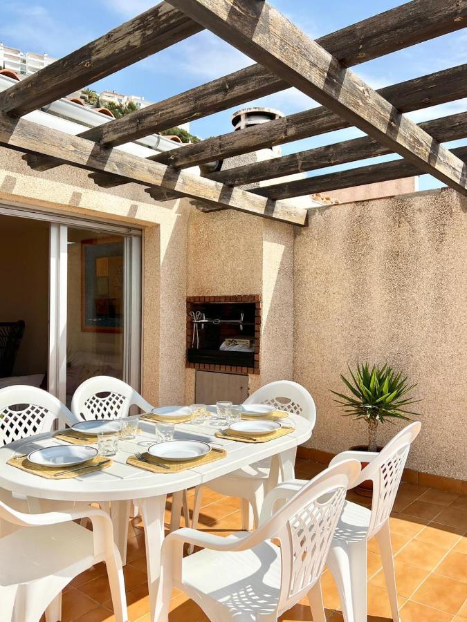 Apartamento Frente Al Mar Con Piscina Appartement Roses